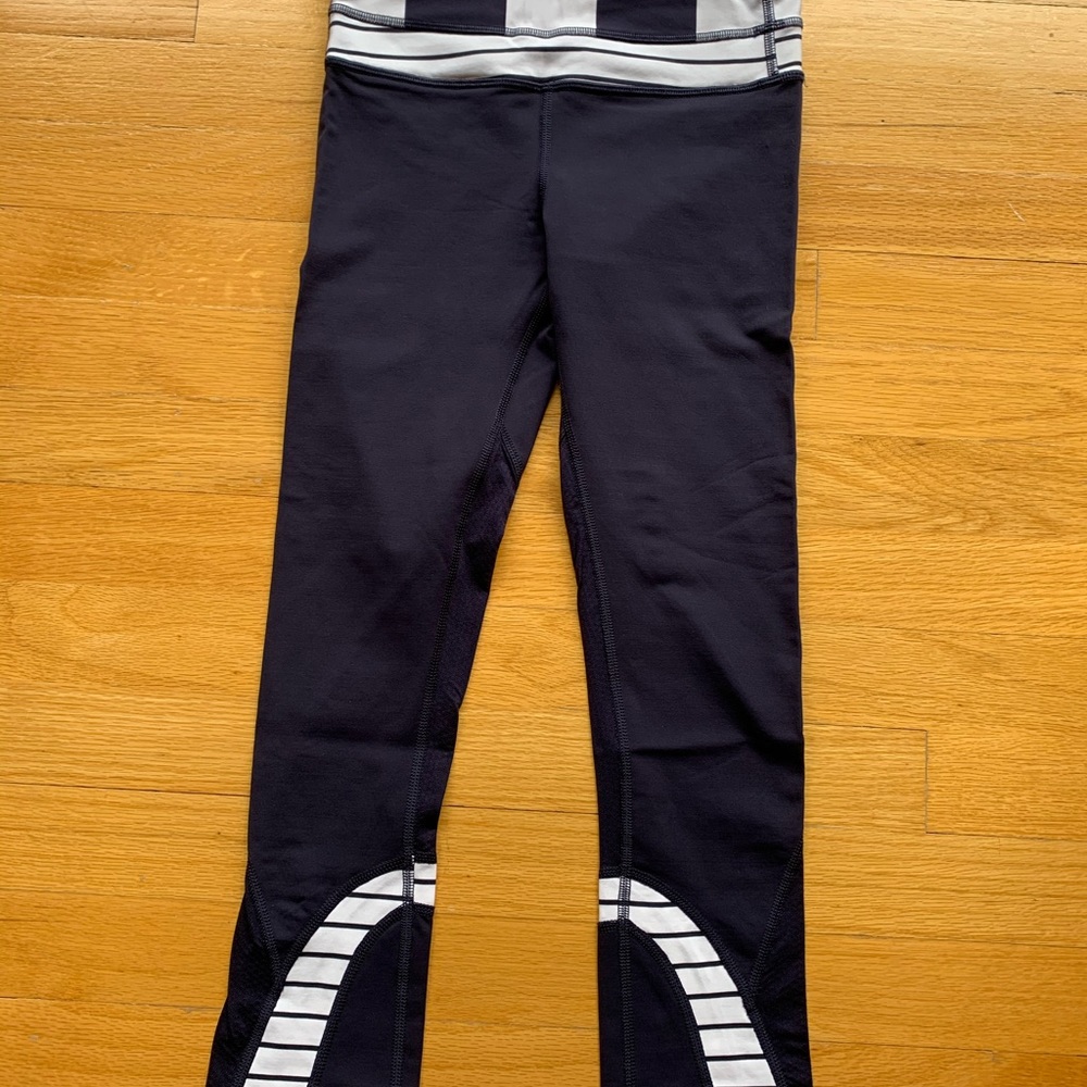 Lululemon run: inspire crop II